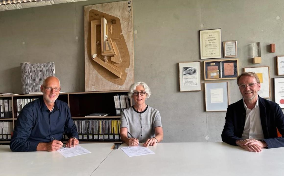  v.l. Matthias Günnewig, Vorstand;  Julia B. Bolles Wilson; Frank Wallow, Aufsichtsratsvorsitzender 