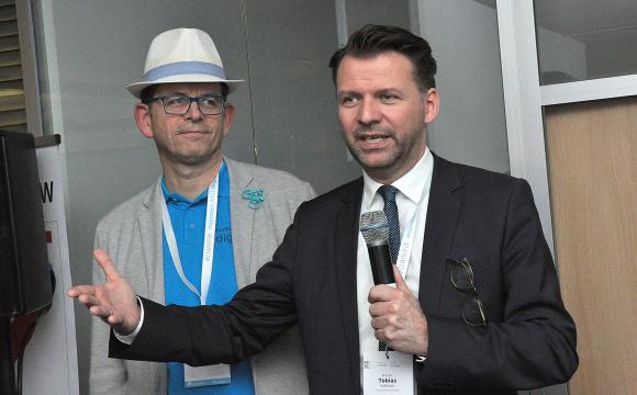 Tom Malessa und Prof. Dr. Tobias Kollmann
