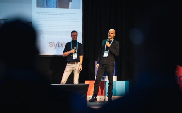 David Nellessen und Matthias Zühlke beim Demoday des Digital Hub münsterLAND 2022