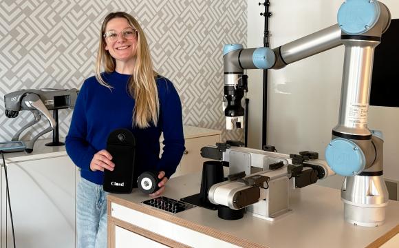 Gründerin Christina Wulf mit "Closd Schule"-Neuprodukt im Digital Hub münsterLAND