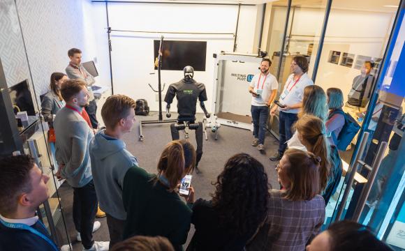 Die erstmalige Präsentation eines unitree H1 Roboters (Seriennummer 14) in unserer Region beim zweiten techfest münsterLAND